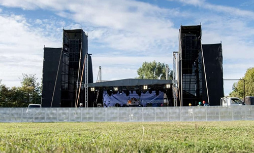 Crowd control barrier is widely used in square performances