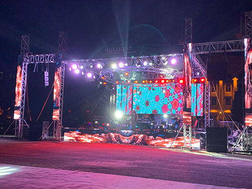 Let us use aluminum truss for entertainment application