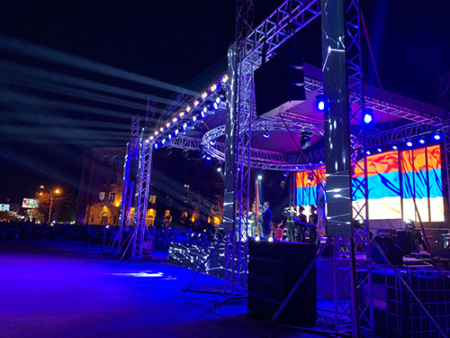 Let us use aluminum truss for entertainment application