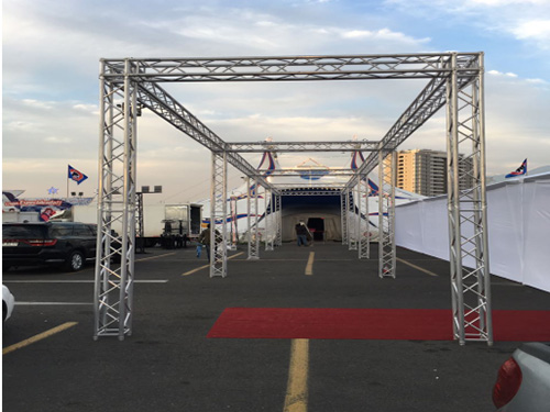 Lightweight structural display truss system